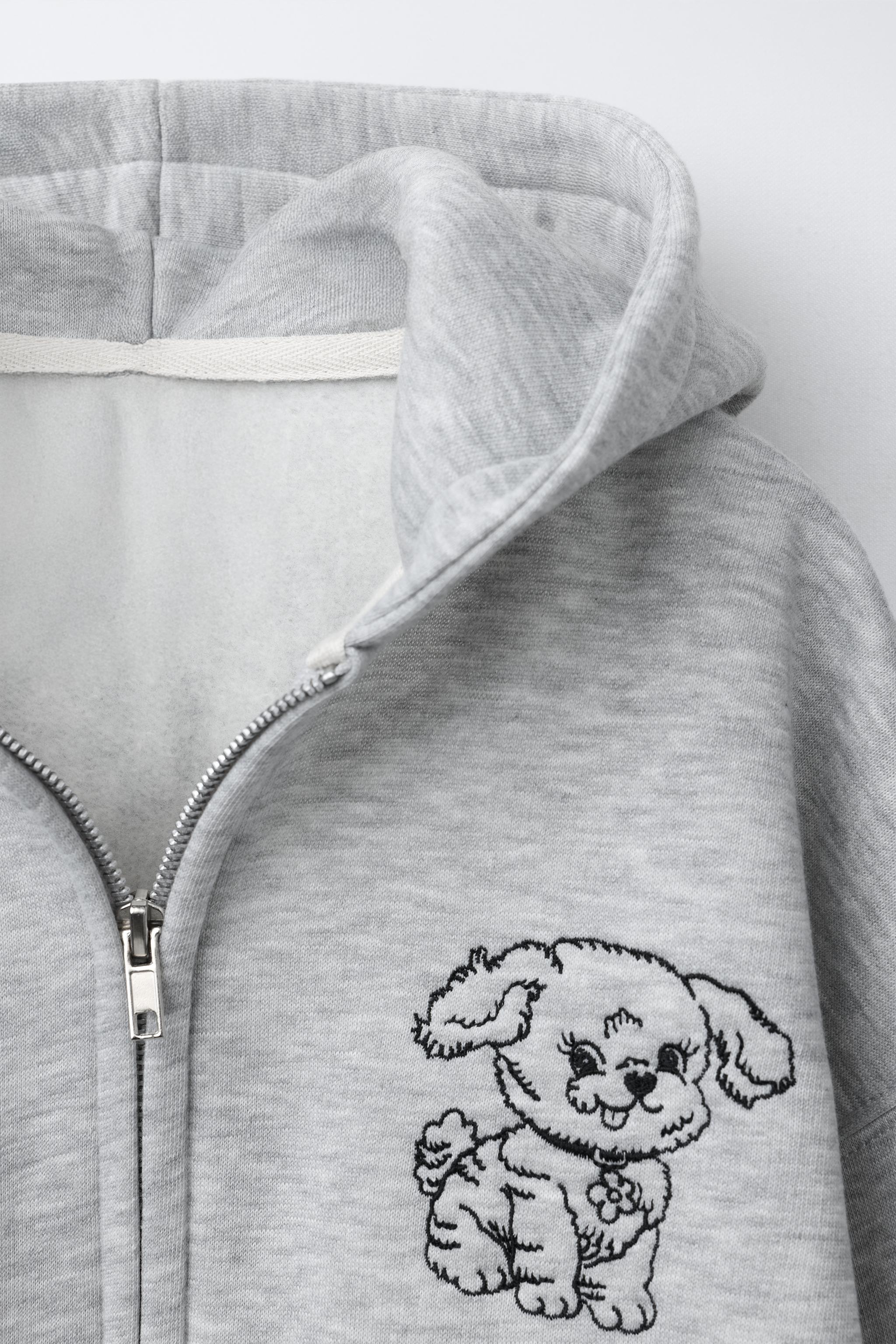 SWEAT À CAPUCHE BRODERIE CHIEN